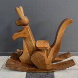 kangourou en bois (cheval à bascule)