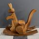 kangourou en bois (cheval à bascule)