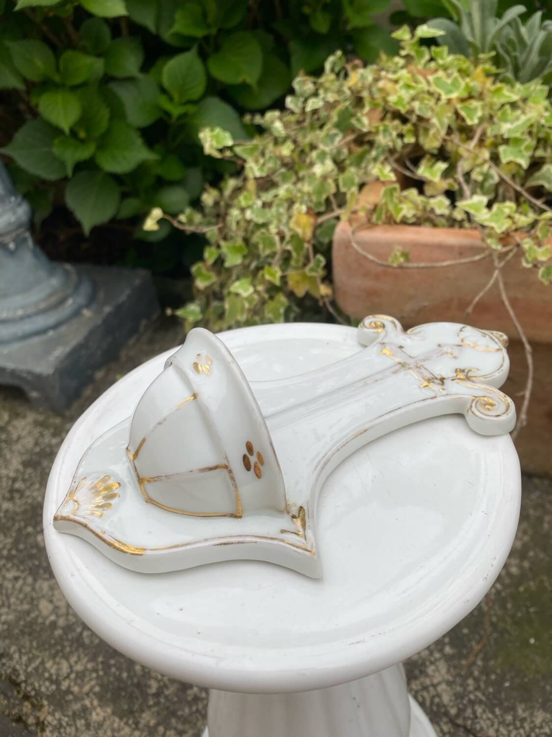 Old porcelain wall font