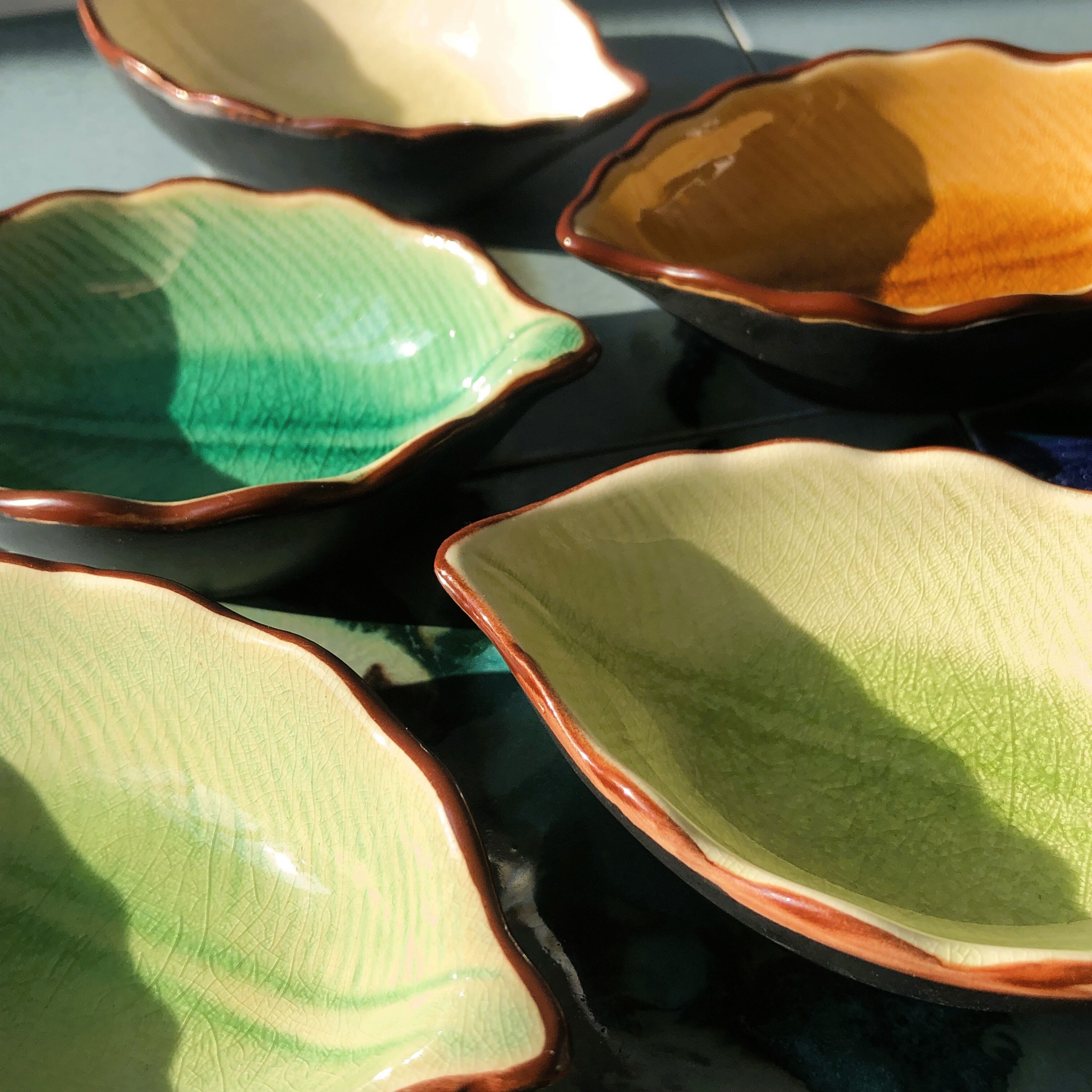 5 mini leaf-shaped ceramic ramekins, handmade, for sauces