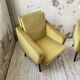 Paire de chauffeuses fauteuils vintage velours jaune
