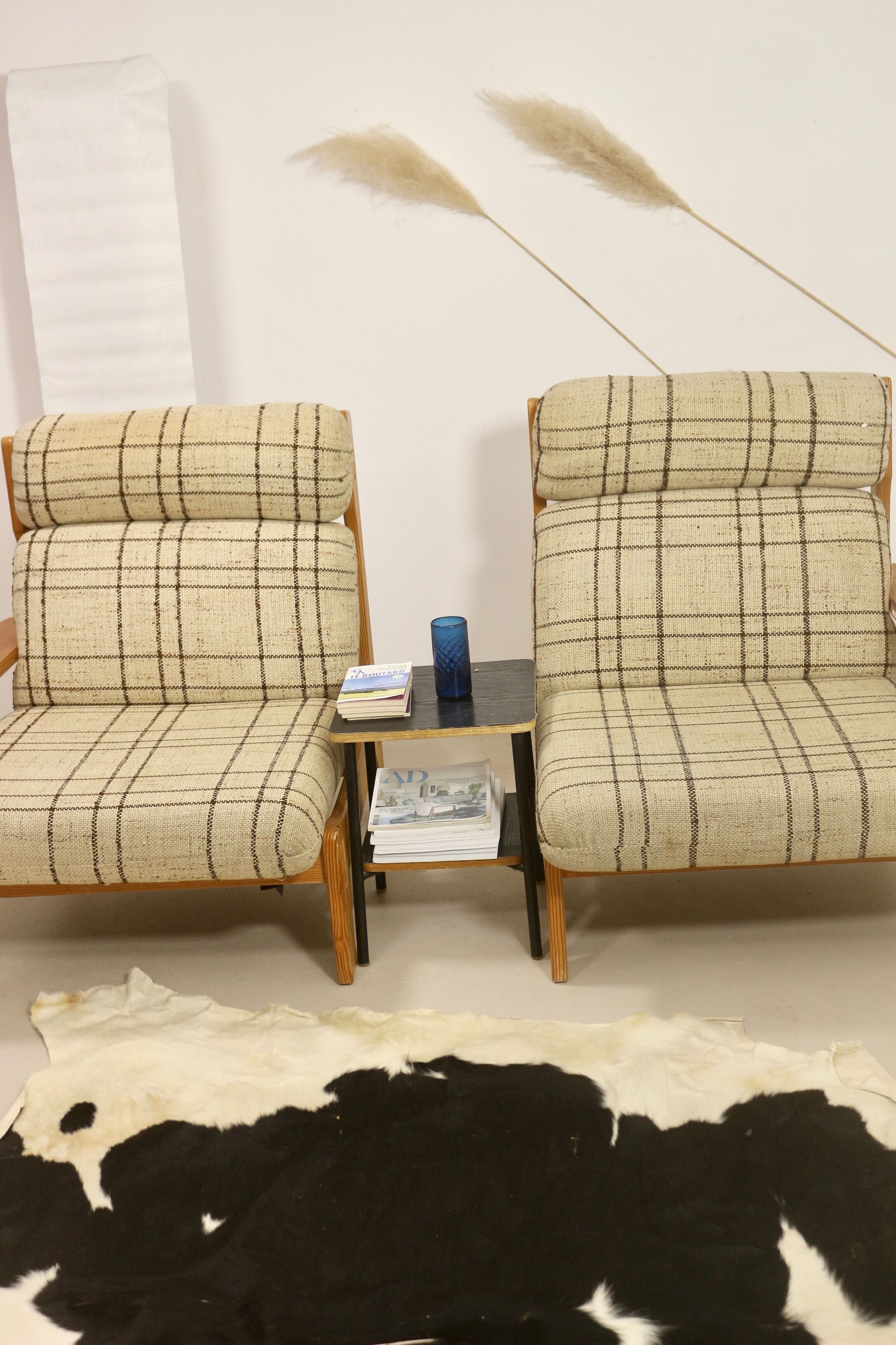 Sofa 2 places convertible into armchairs year 70-80 Solid pine.