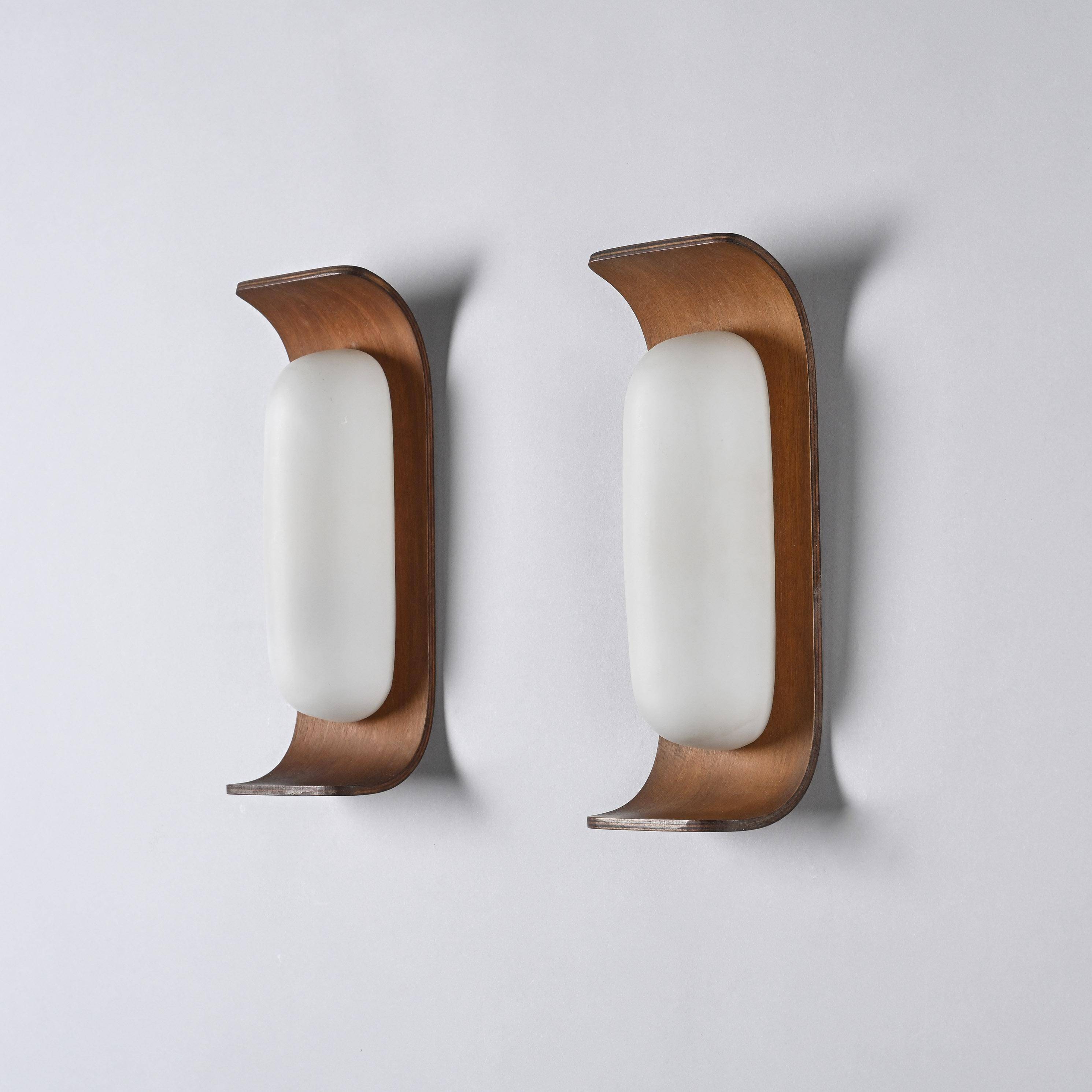 Pair of teak wall lights by Goffredo Reggiani, circa 1960