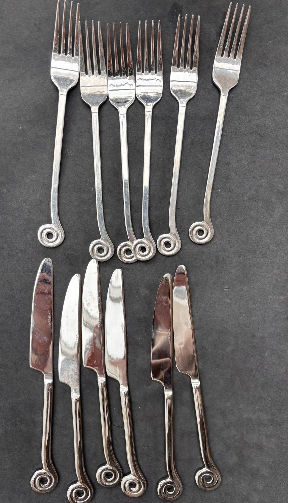18-piece steel cutlery set