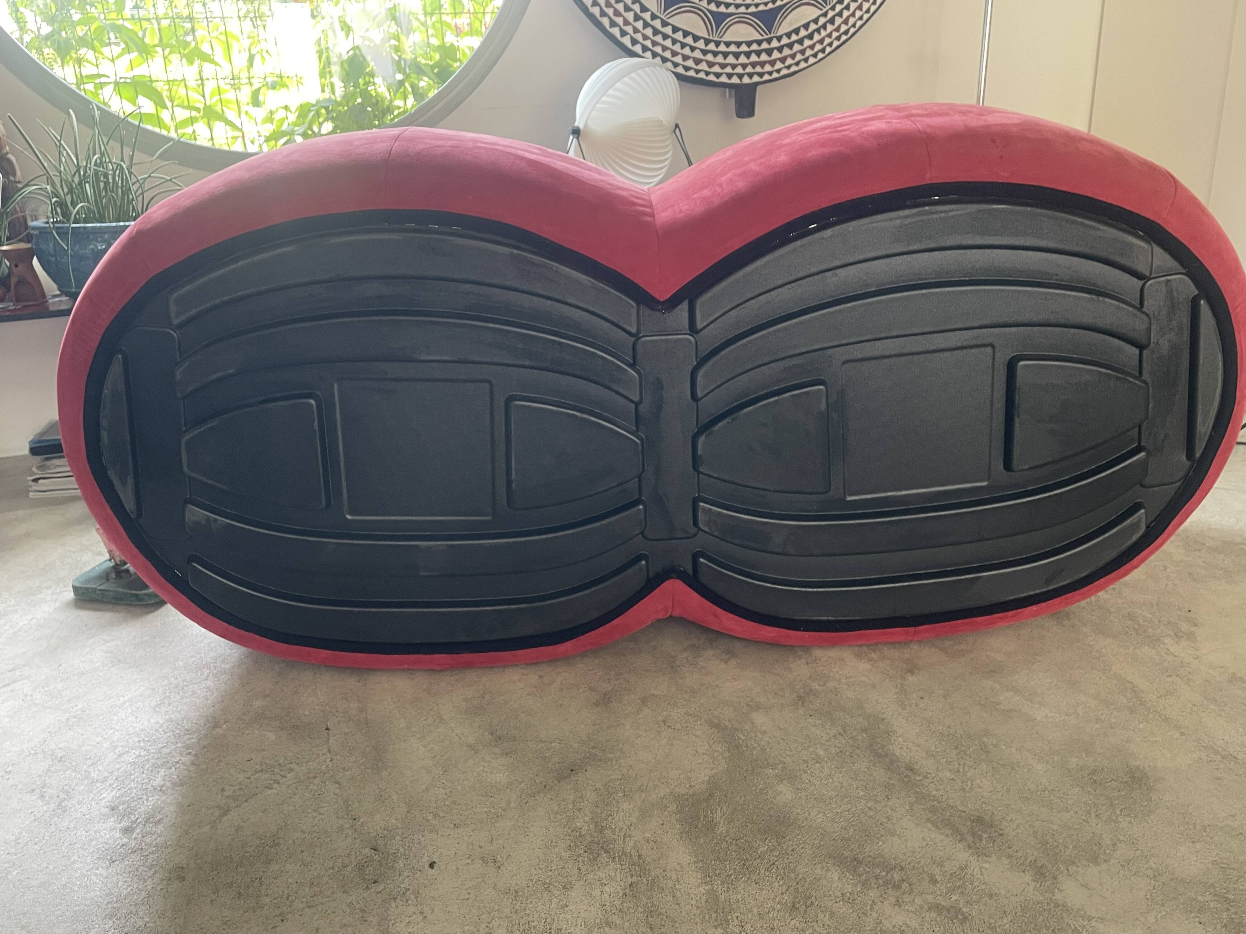 Canapé pumpkin 2 seats – pierre paulin for ligne roset – red alcantara