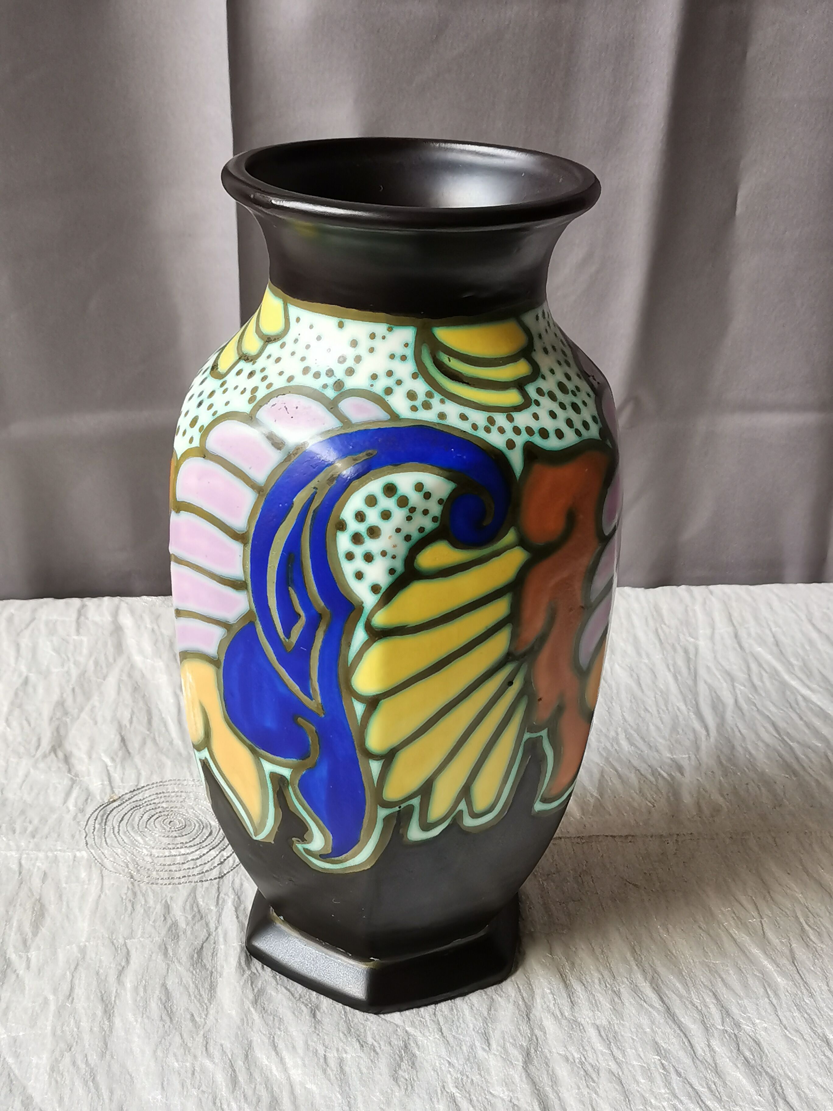 Vase art- deco sign " c.m. bergen "