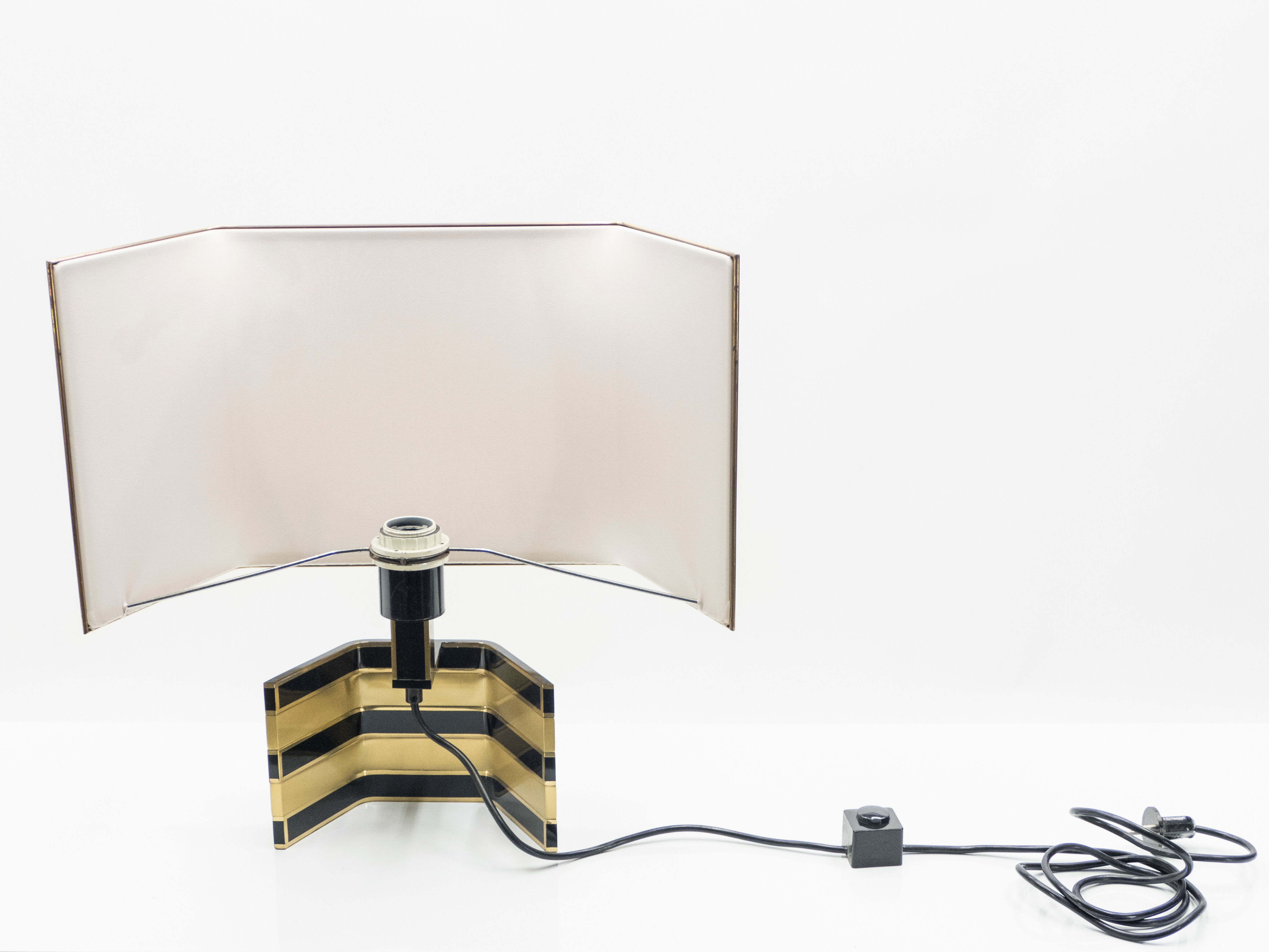 Lampe italienne de Romeo Rega noire et laiton 1970