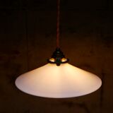 Opaline suspension