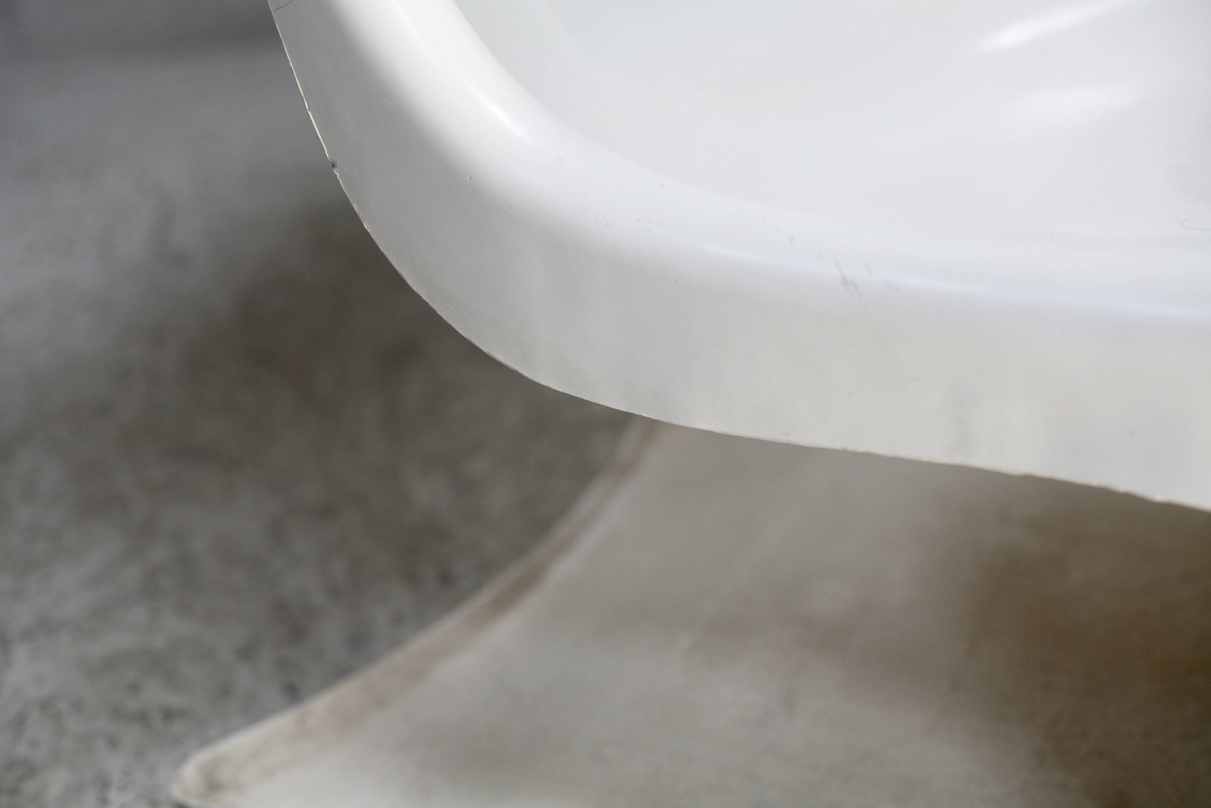 "Space age" armchair. Fiberglass. White lacquered. circa 1970