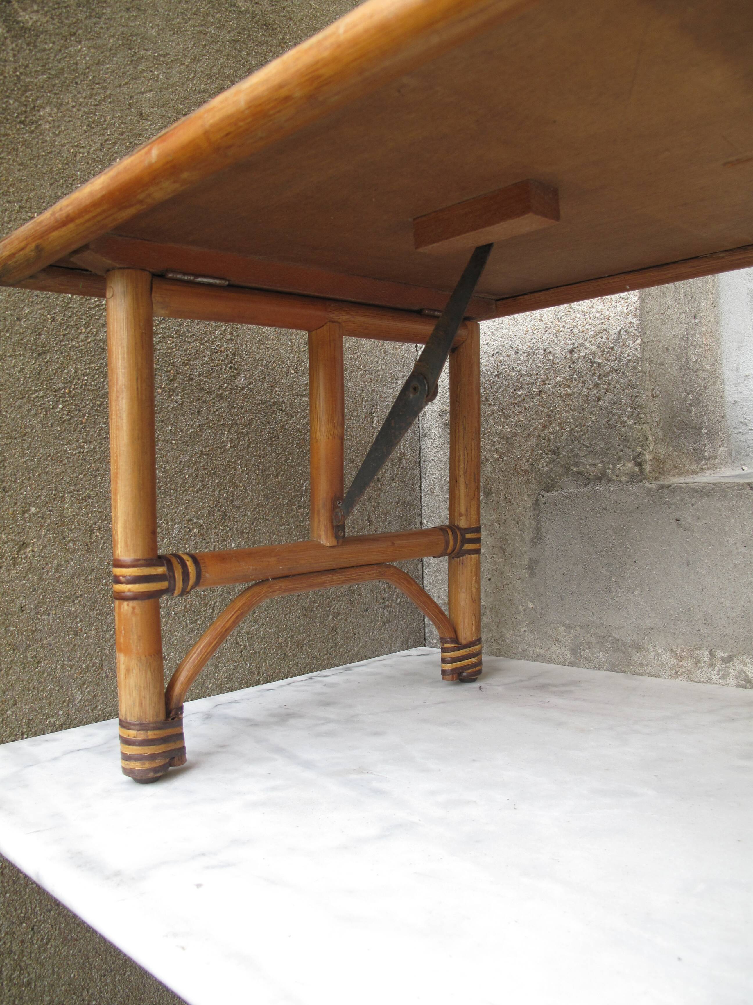 Folding rattan coffee table