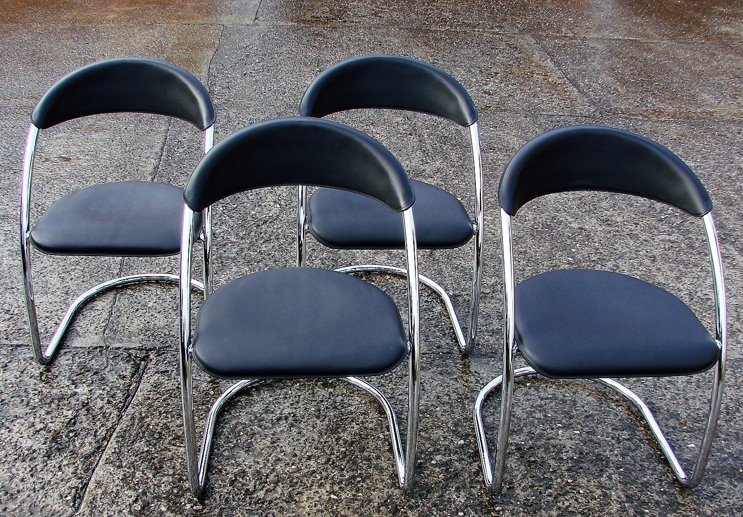 Set of 4 chairs, Italy 1970s