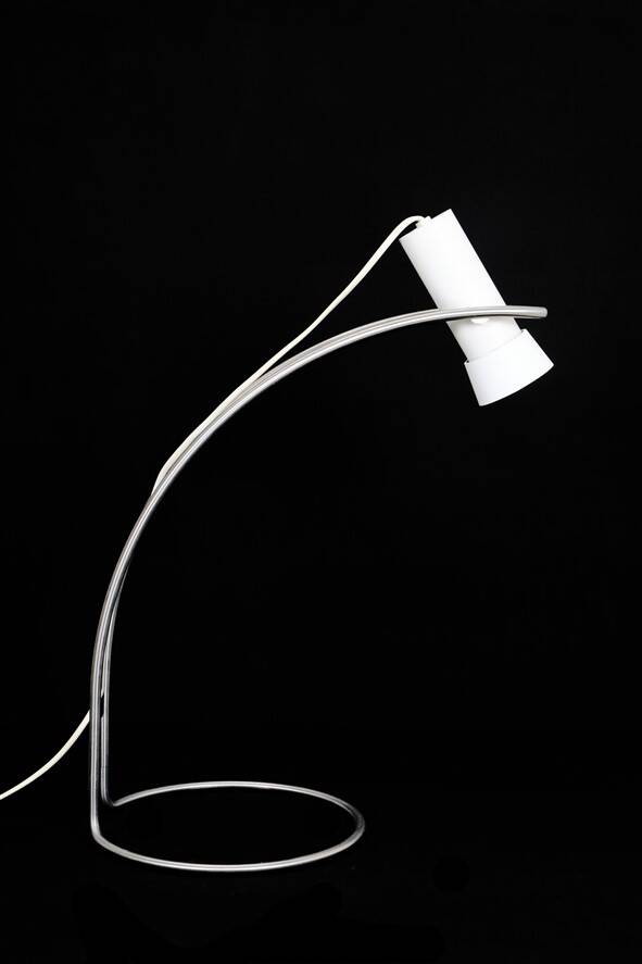 Nordisk Solar Compagni / Knud Holscher “Stringline” desk / table lamp / Danish postmodern design / 1980s