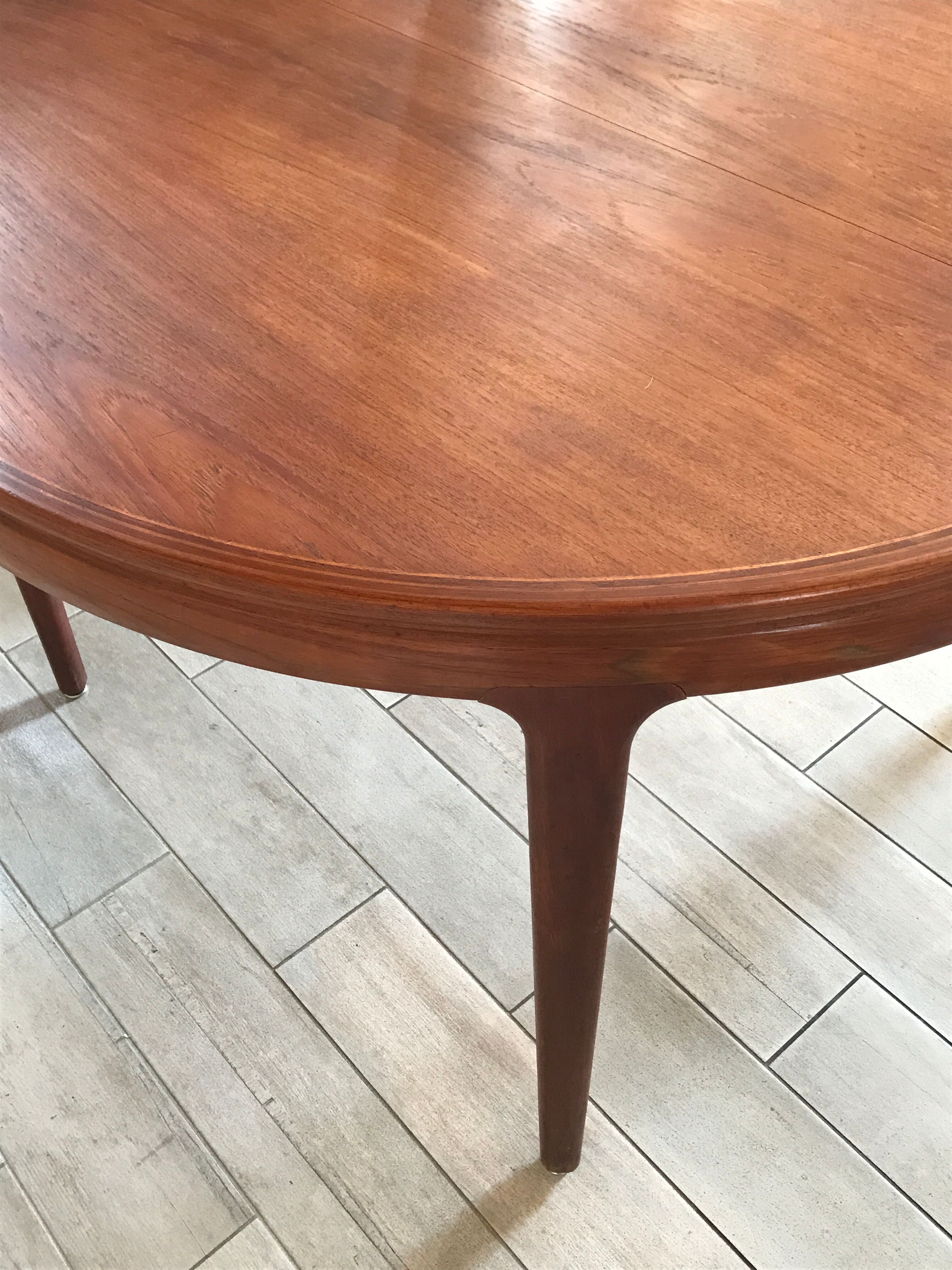 Scandinavian table Samcom design Arne Hovmand Olsen Denmark 60s