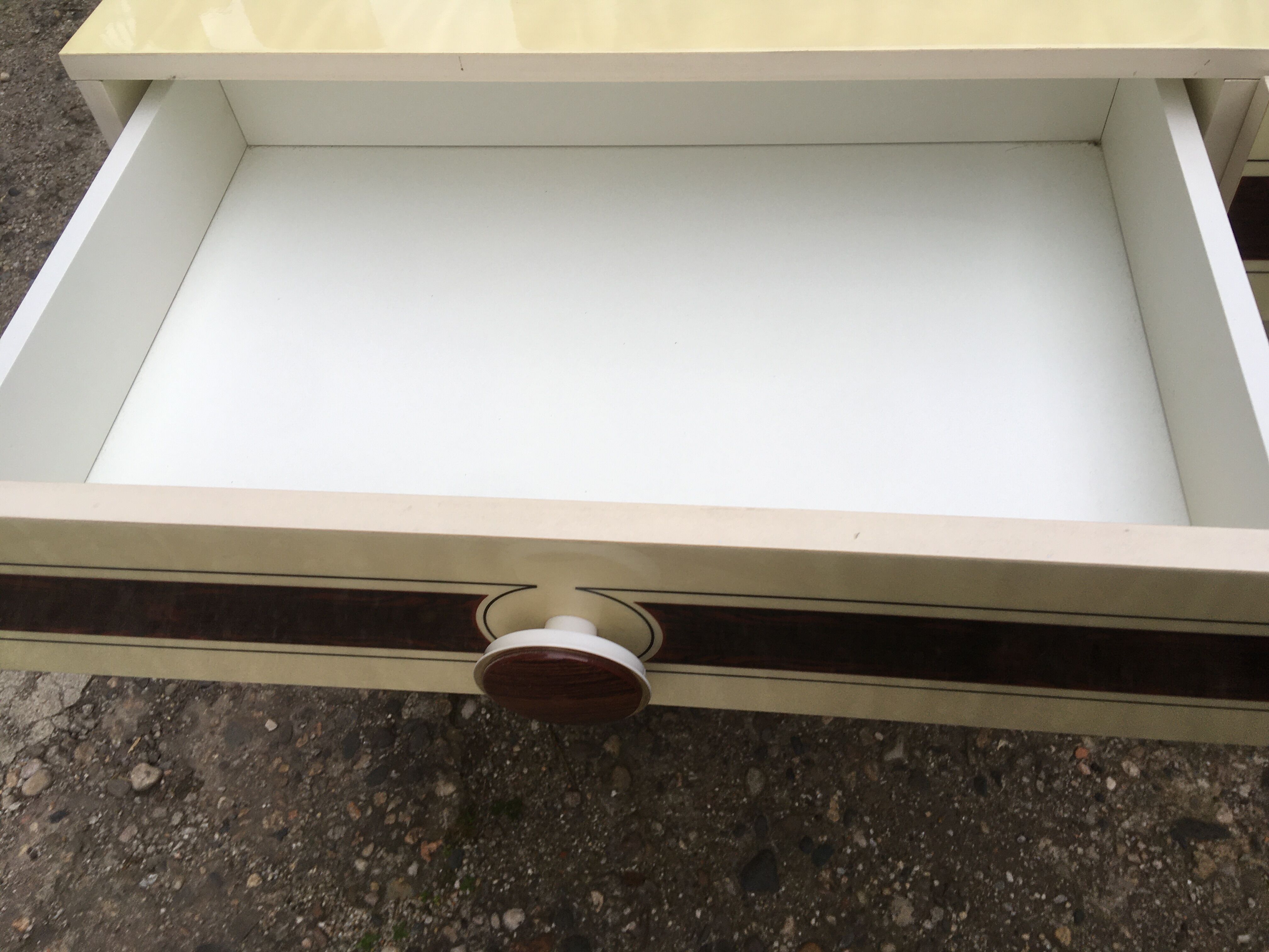 Coiffeuse formica blanc vintage et miroir rond triptyque repliable