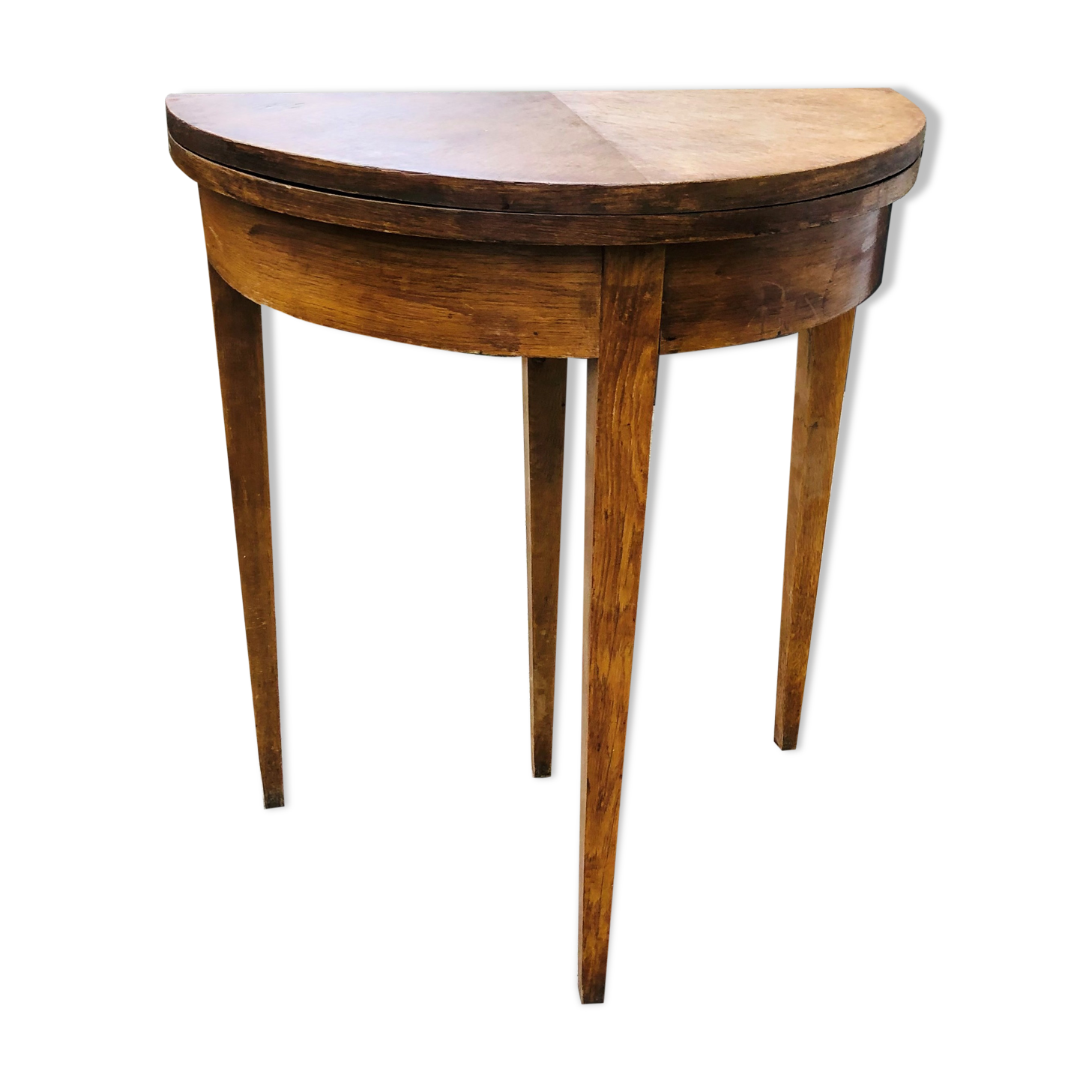 Half moon wallet table