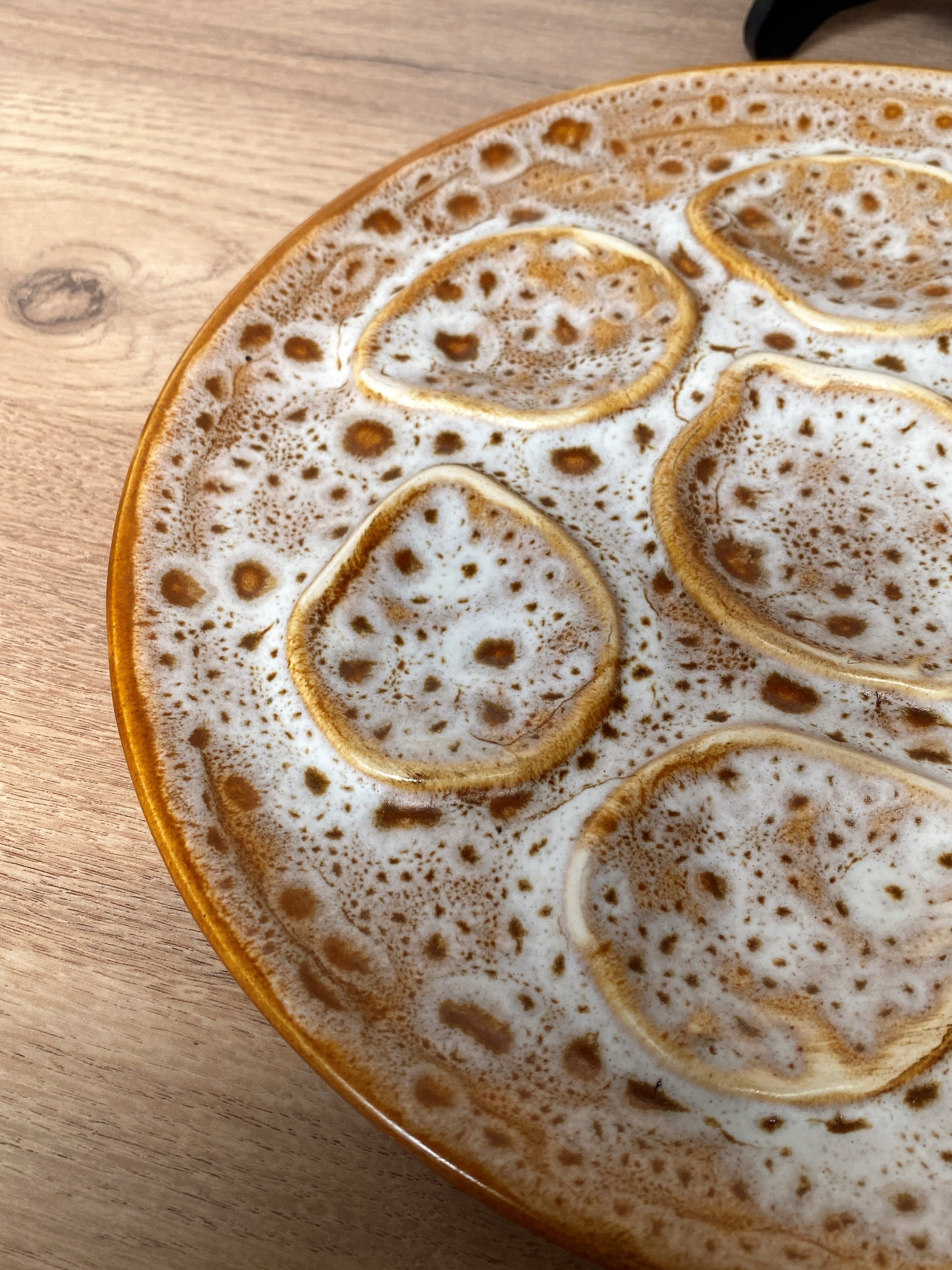 2 Niderviller oyster plates