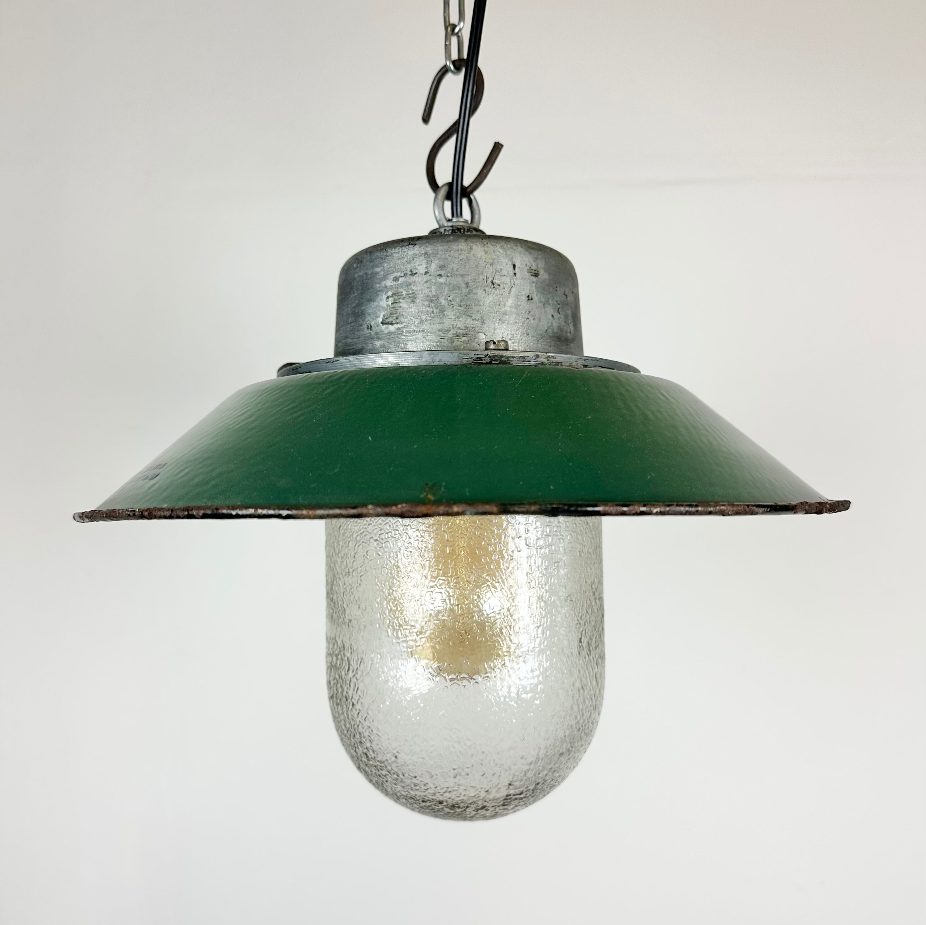 Green enamel and cast iron industrial pendant light, 1960s