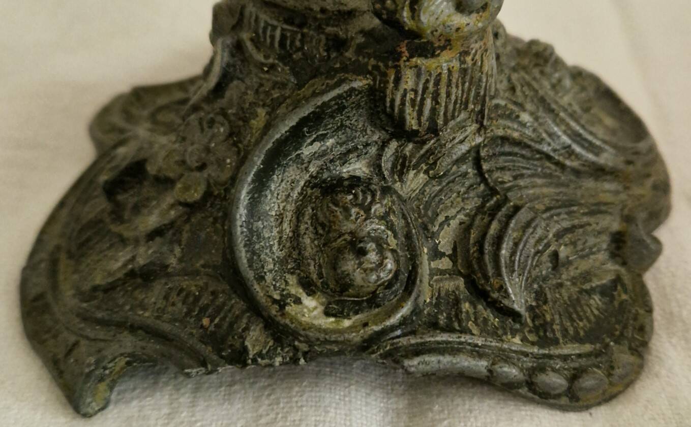 Ornamental candlestick in patinated bronze – Louis XV Rococo style – 19th century