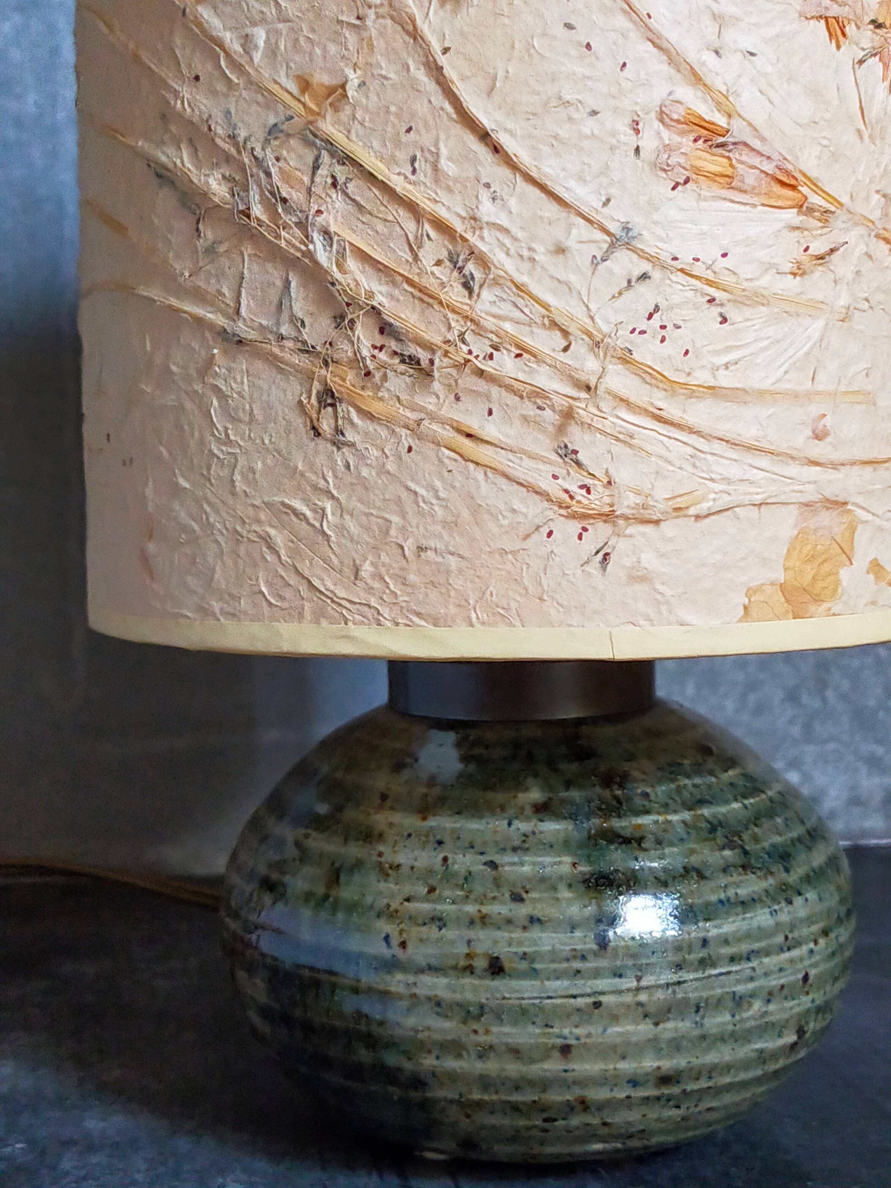 Lampe d'appoint vintage en grès émaillé, abat-jour herbier