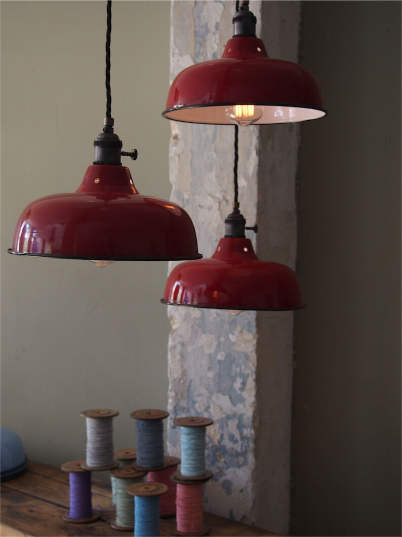 Day blind enamelled red industrial lamp