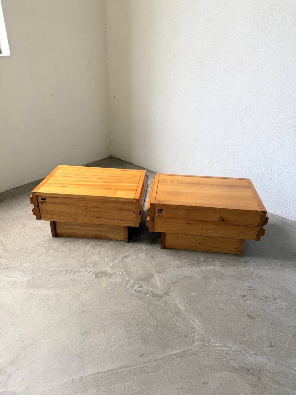 Paire de chevets en orme Maison Regain