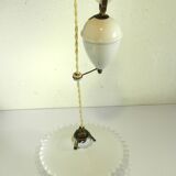 "Rise and fall" suspension in opaline and porcelain