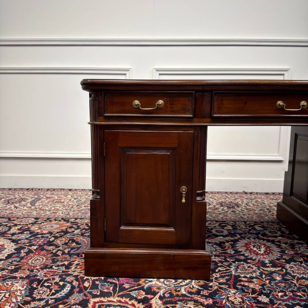 Bureau classique anglais avec cuir vert