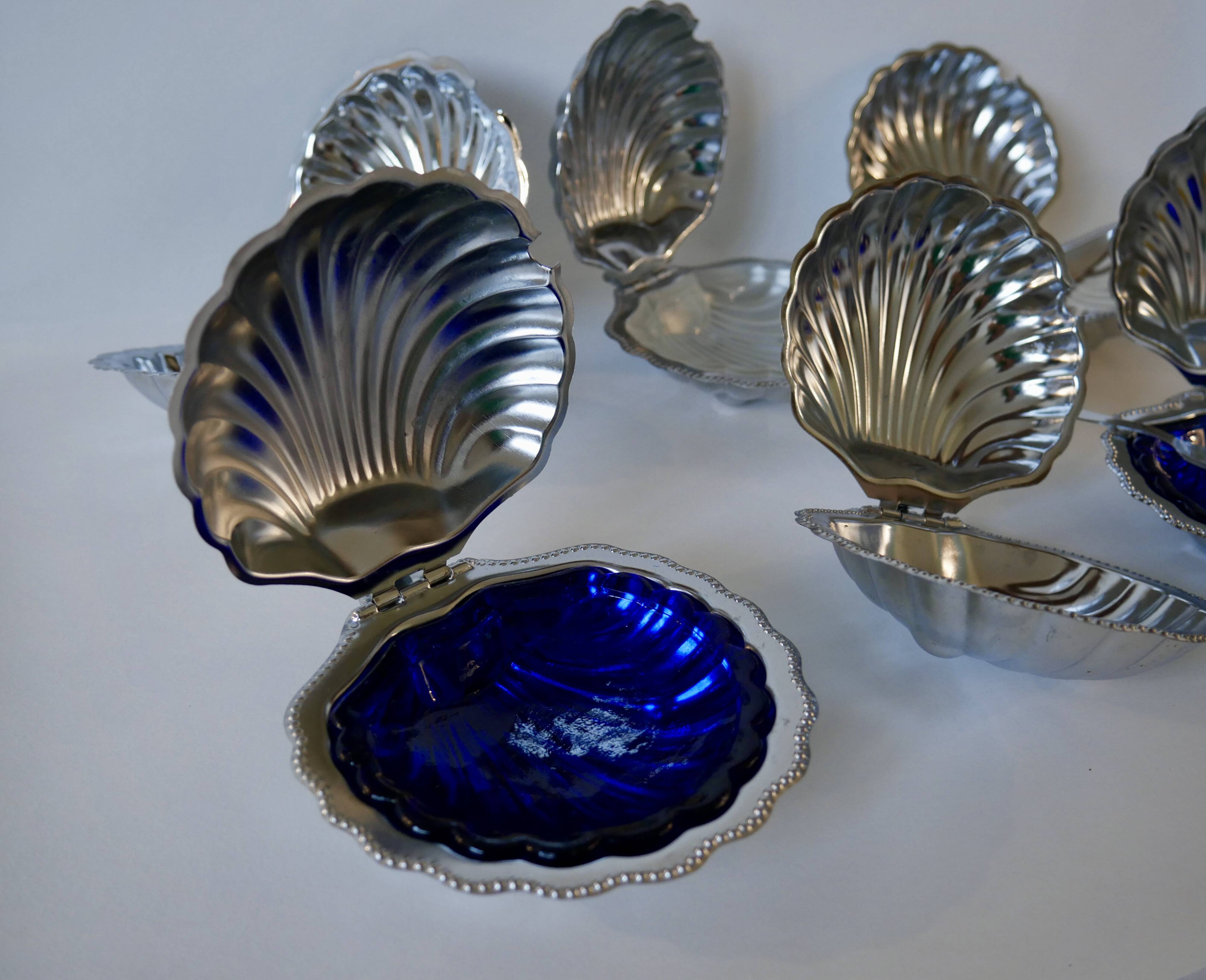 Shell pocket in silver metal and blue glass interior from the 60s and 70s