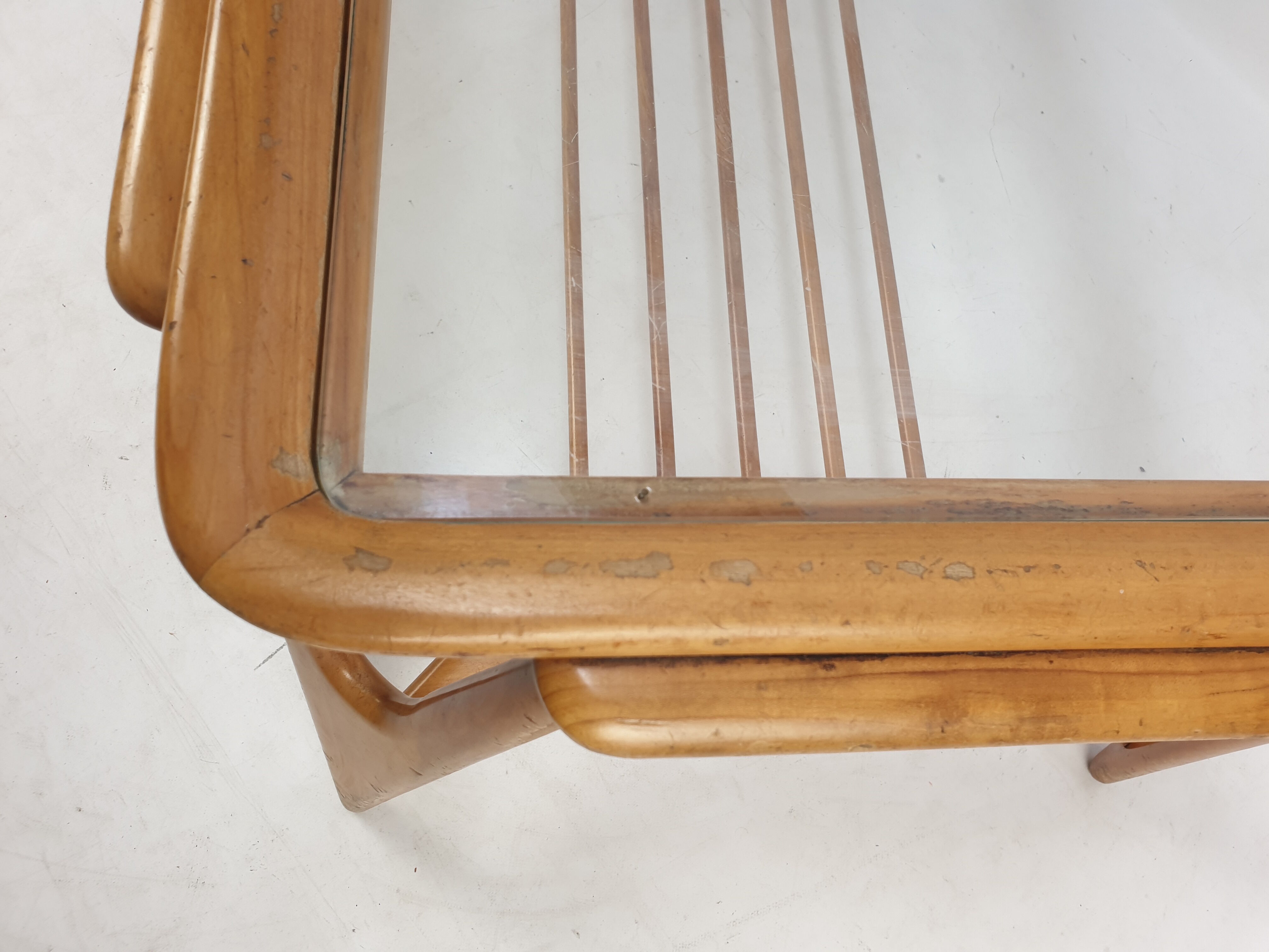 Italian walnut mid-century modern coffee table, 1950s