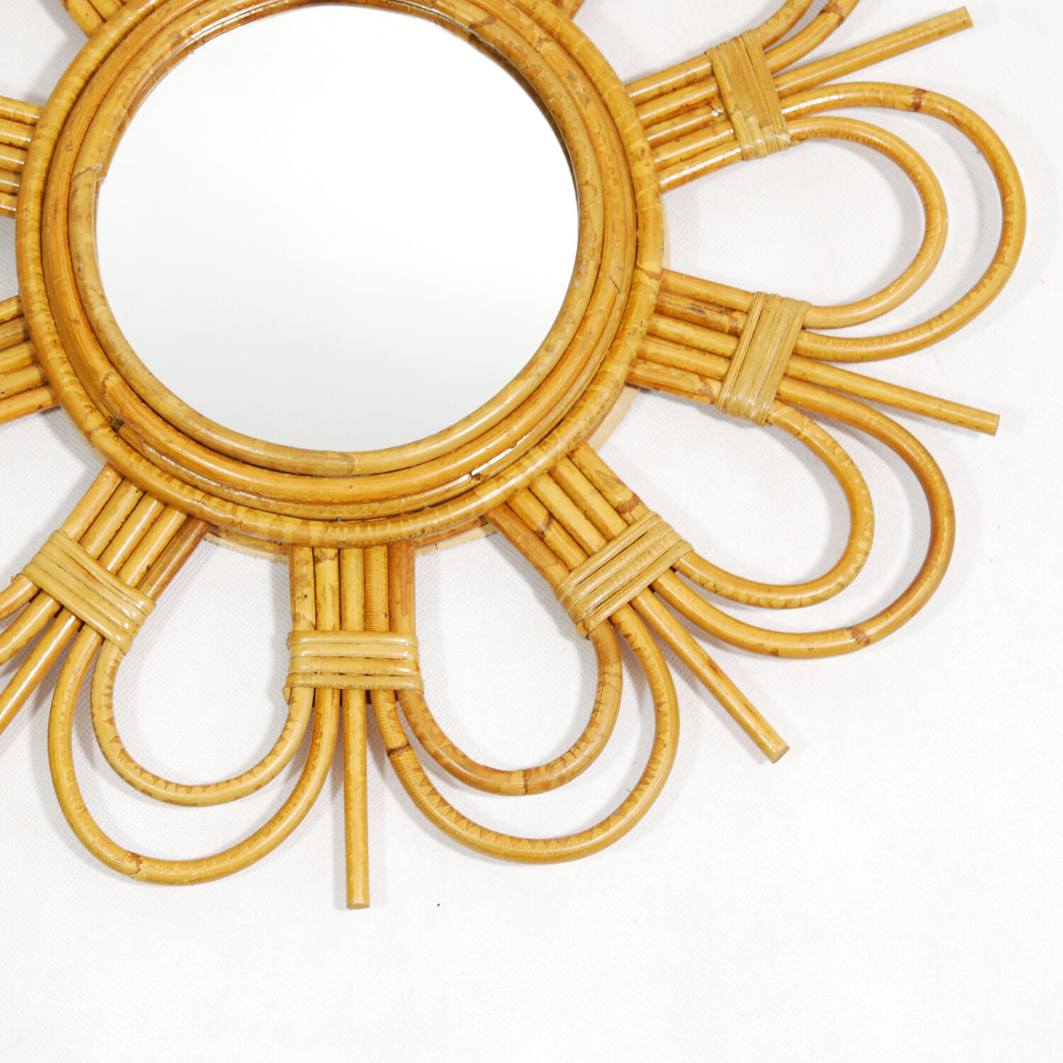 Rattan Mirror, type sun, England 70s 51 cm