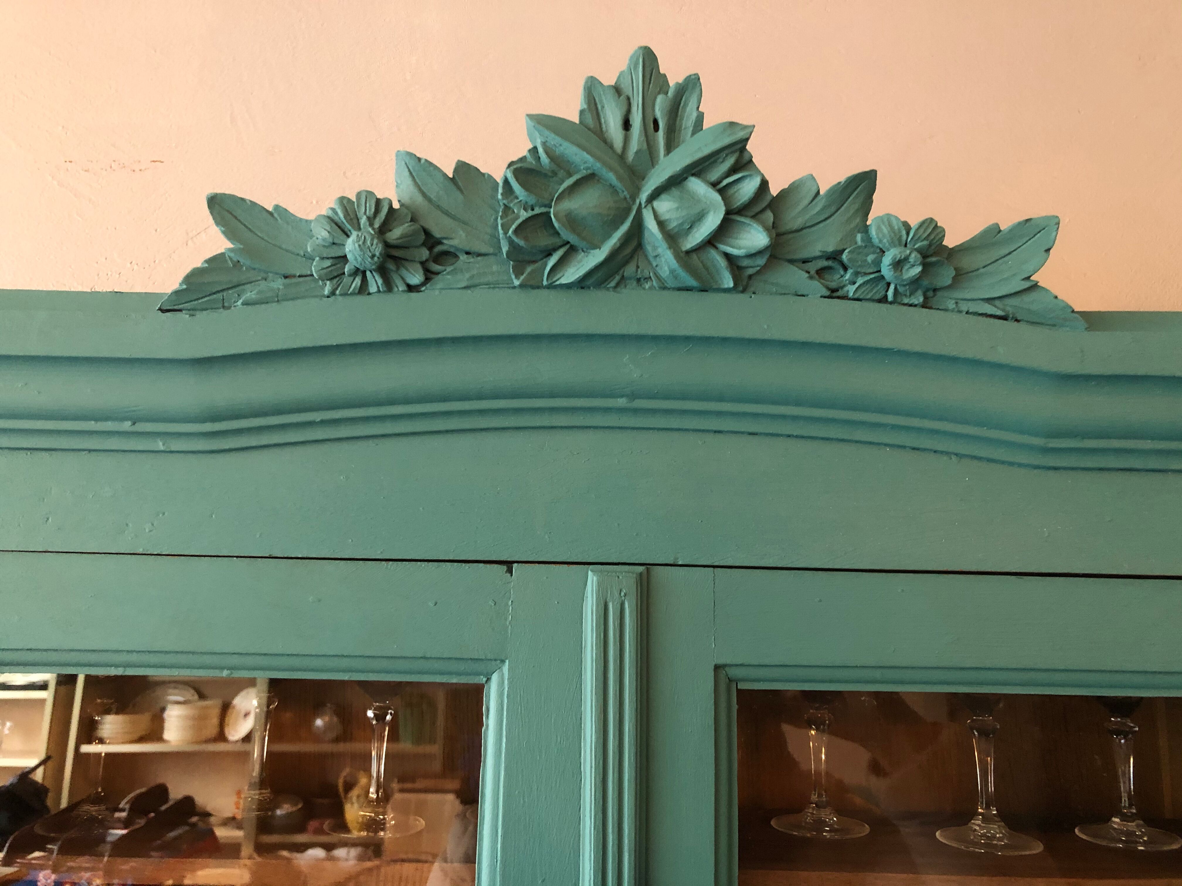 Showcase to be placed or hung