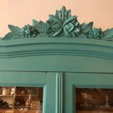 Showcase to be placed or hung