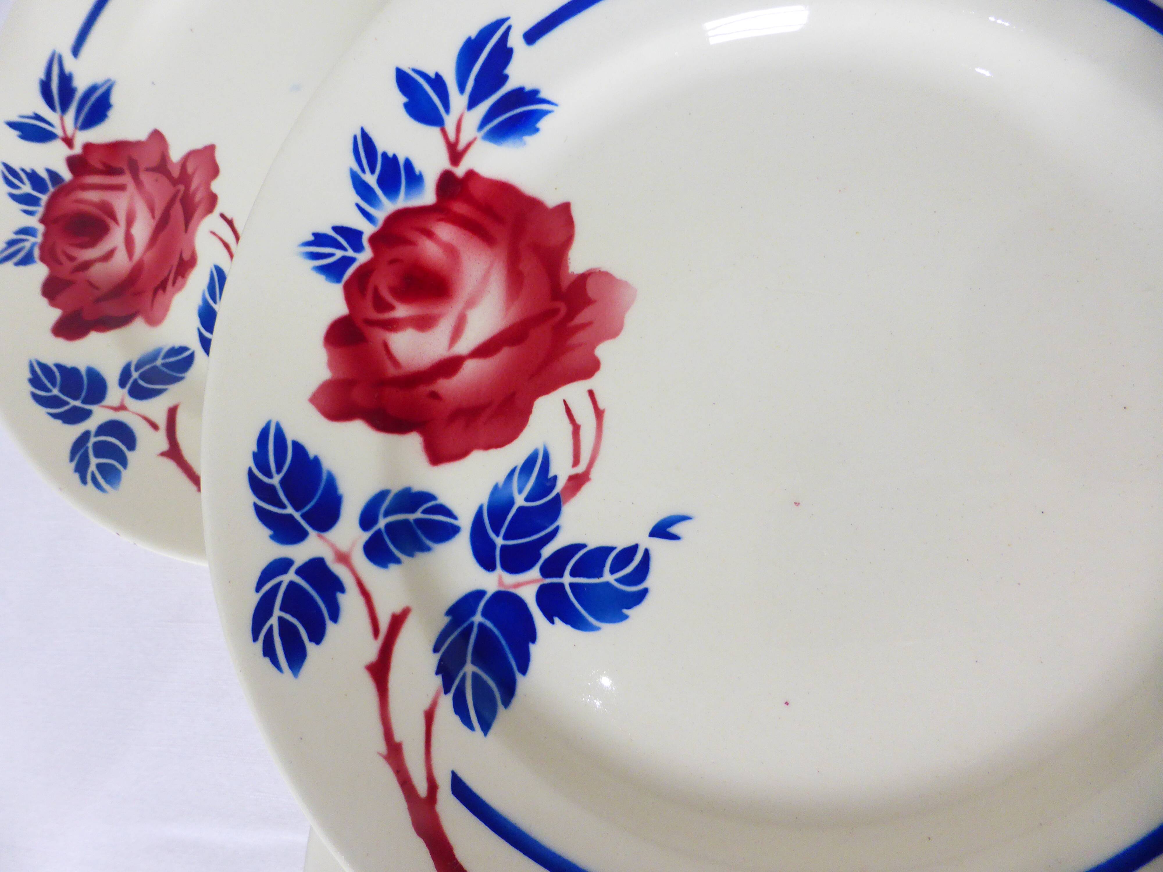 4 vintage dessert plates from K&G Luneville model Chantal 221014.