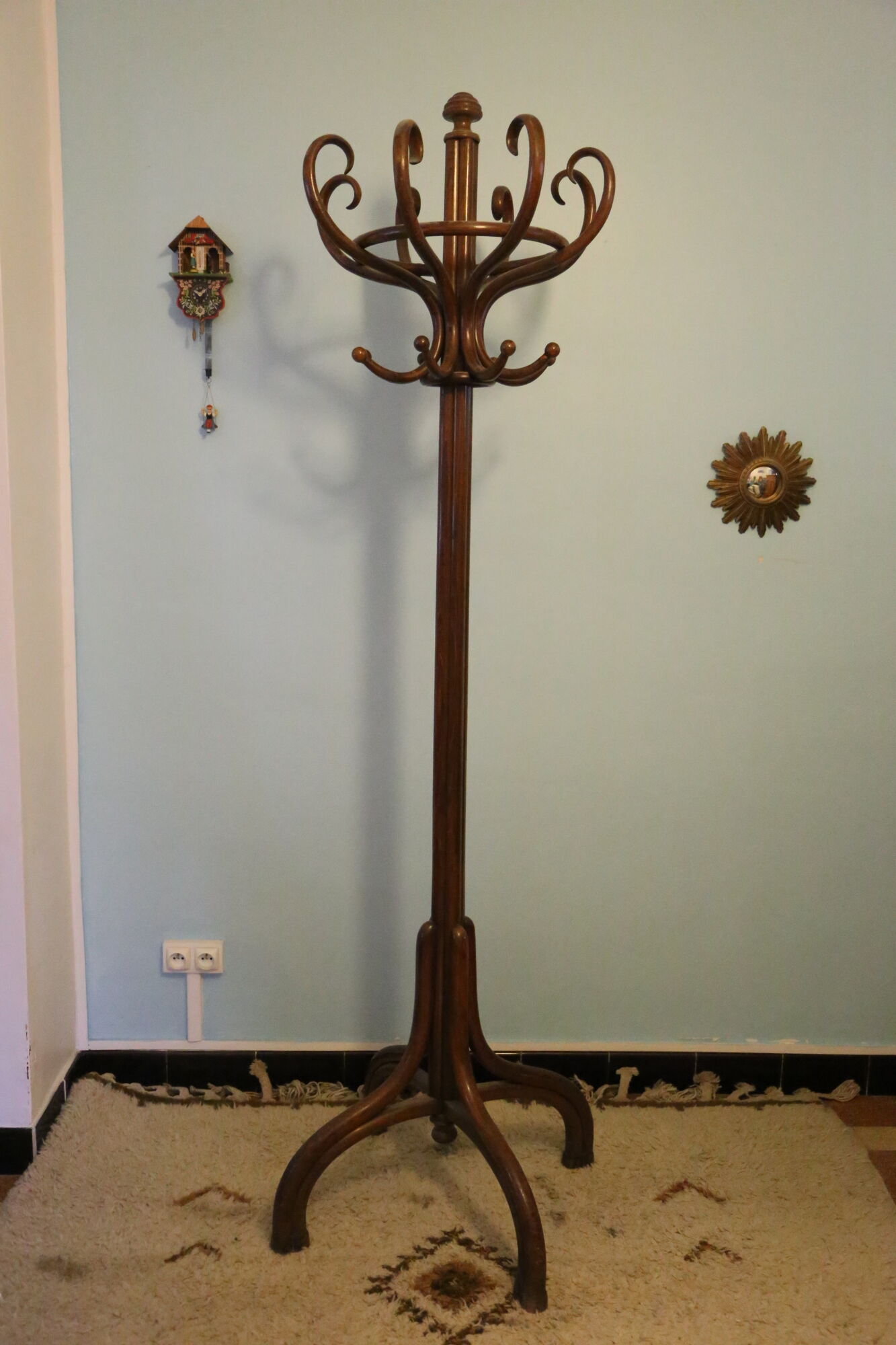 Thonet parrot coat holder