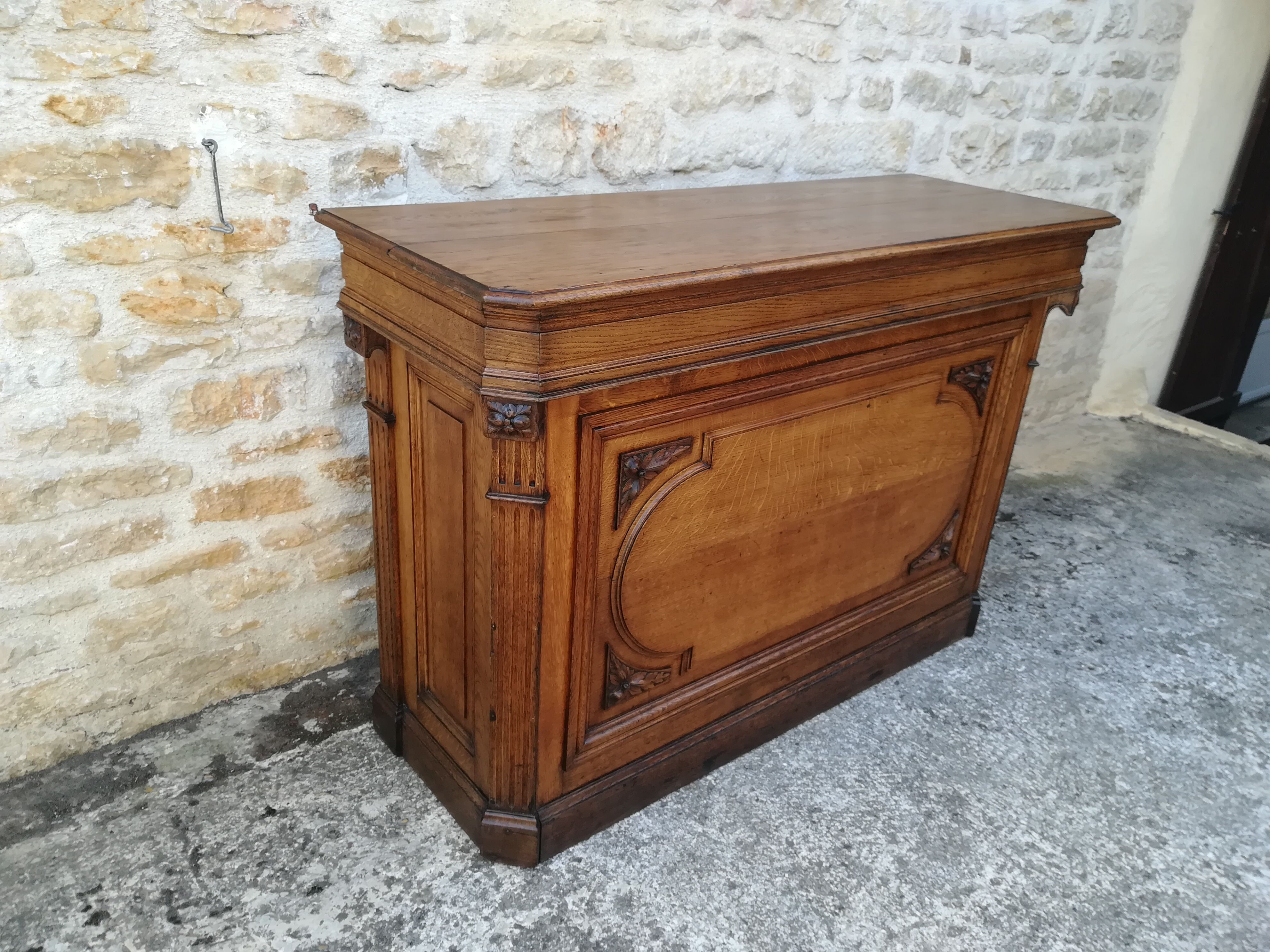 Oak counter