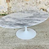Eero Saarinen coffee table, oval, "Tulip" by Knoll International, circa 70's