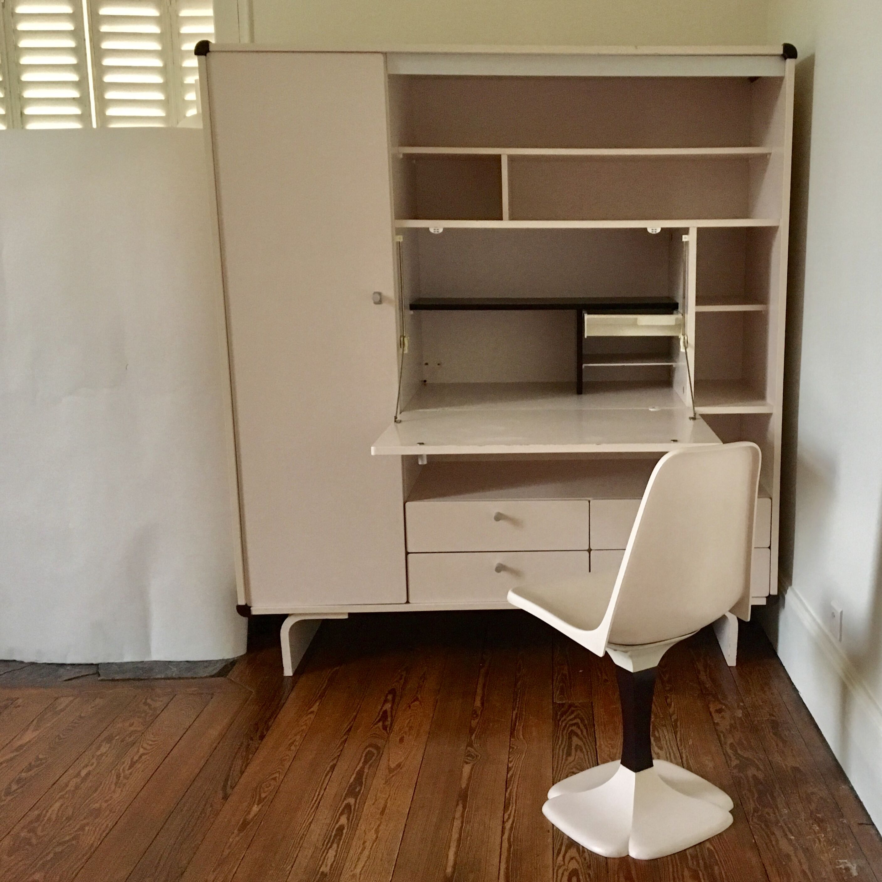 Gautier writing desk and a chair 1973