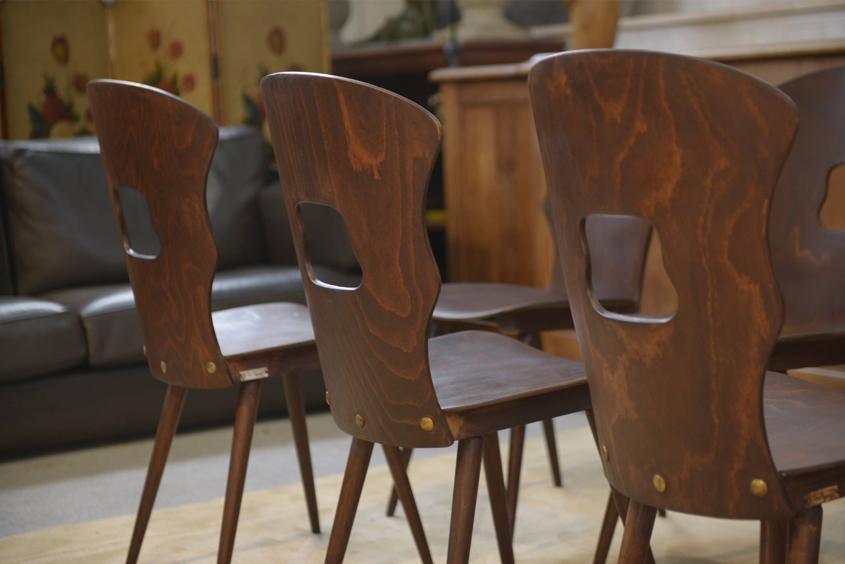 Ensemble de 8 chaises Baumann modèle “Gentiane” Henri Julien 1960’s