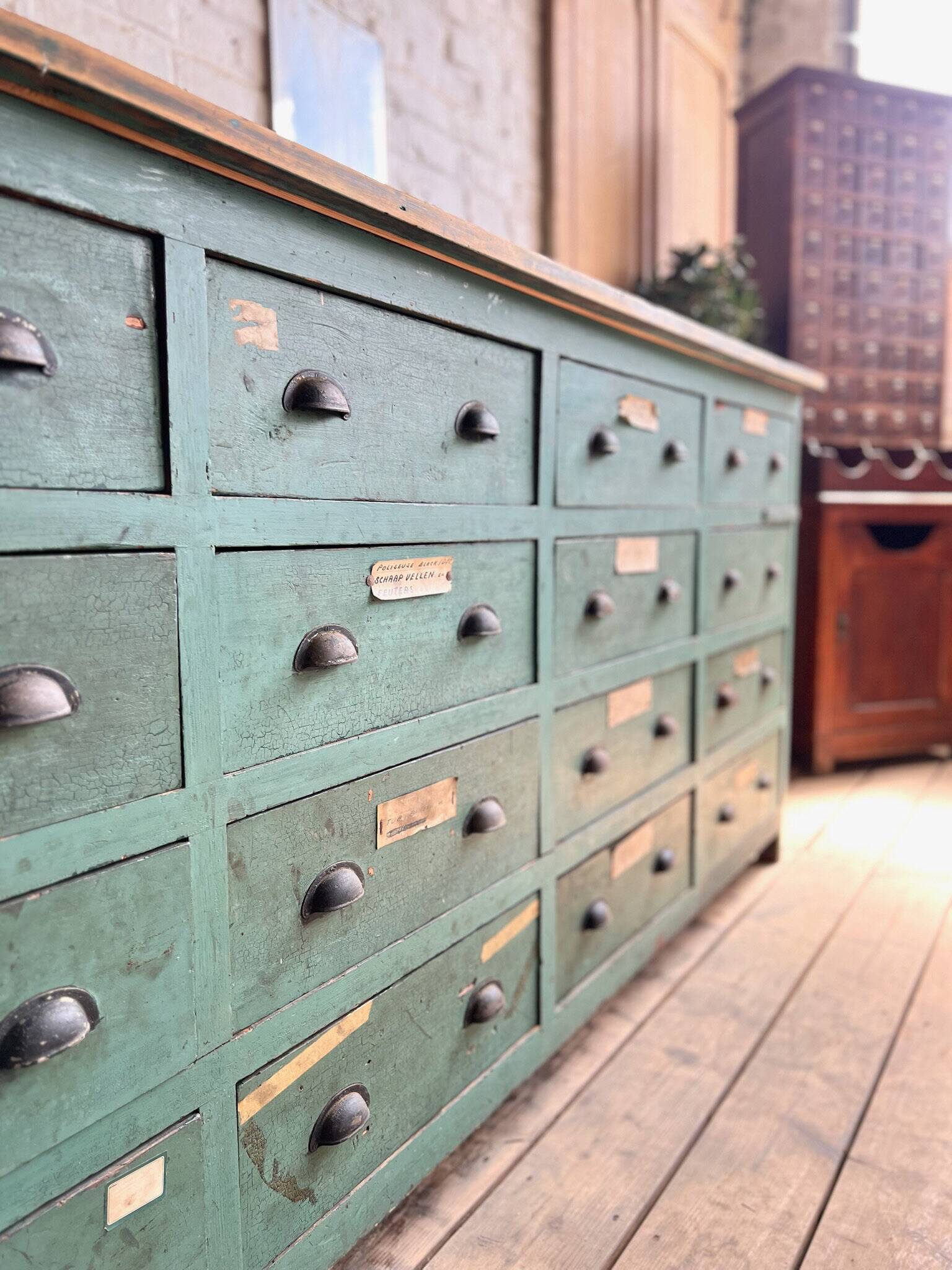 Old workshop drawer unit with original patina.