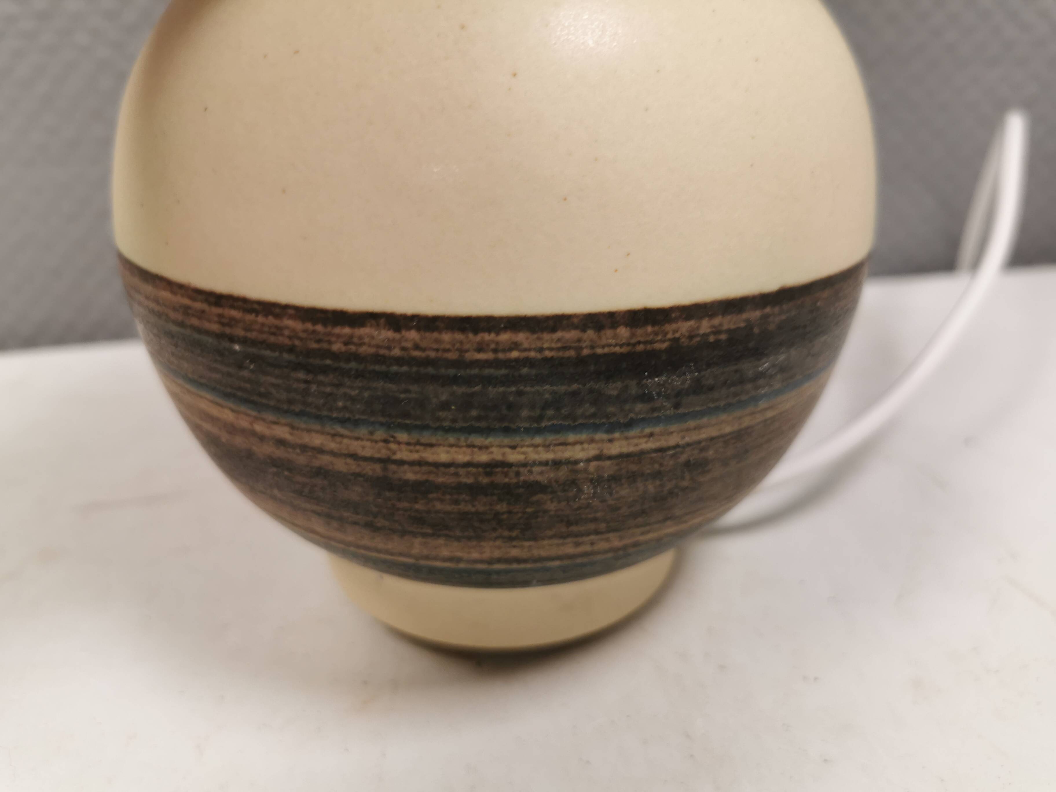 Beautiful table lamp in Ceramic, Danish and from the 1970-80s.