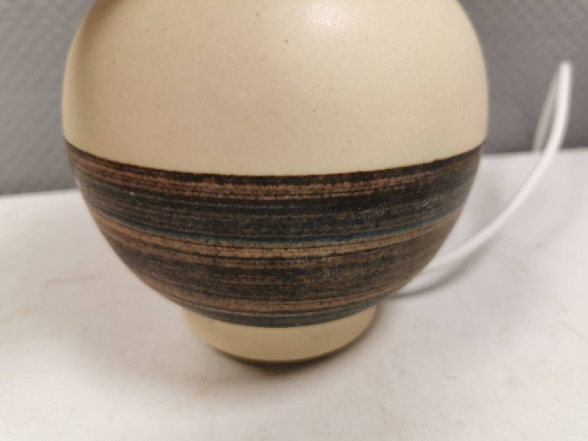 Beautiful table lamp in Ceramic, Danish and from the 1970-80s.