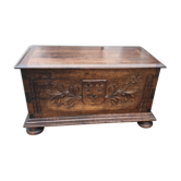 Heraldic chest 3 fleurs-de-lys coat of arms