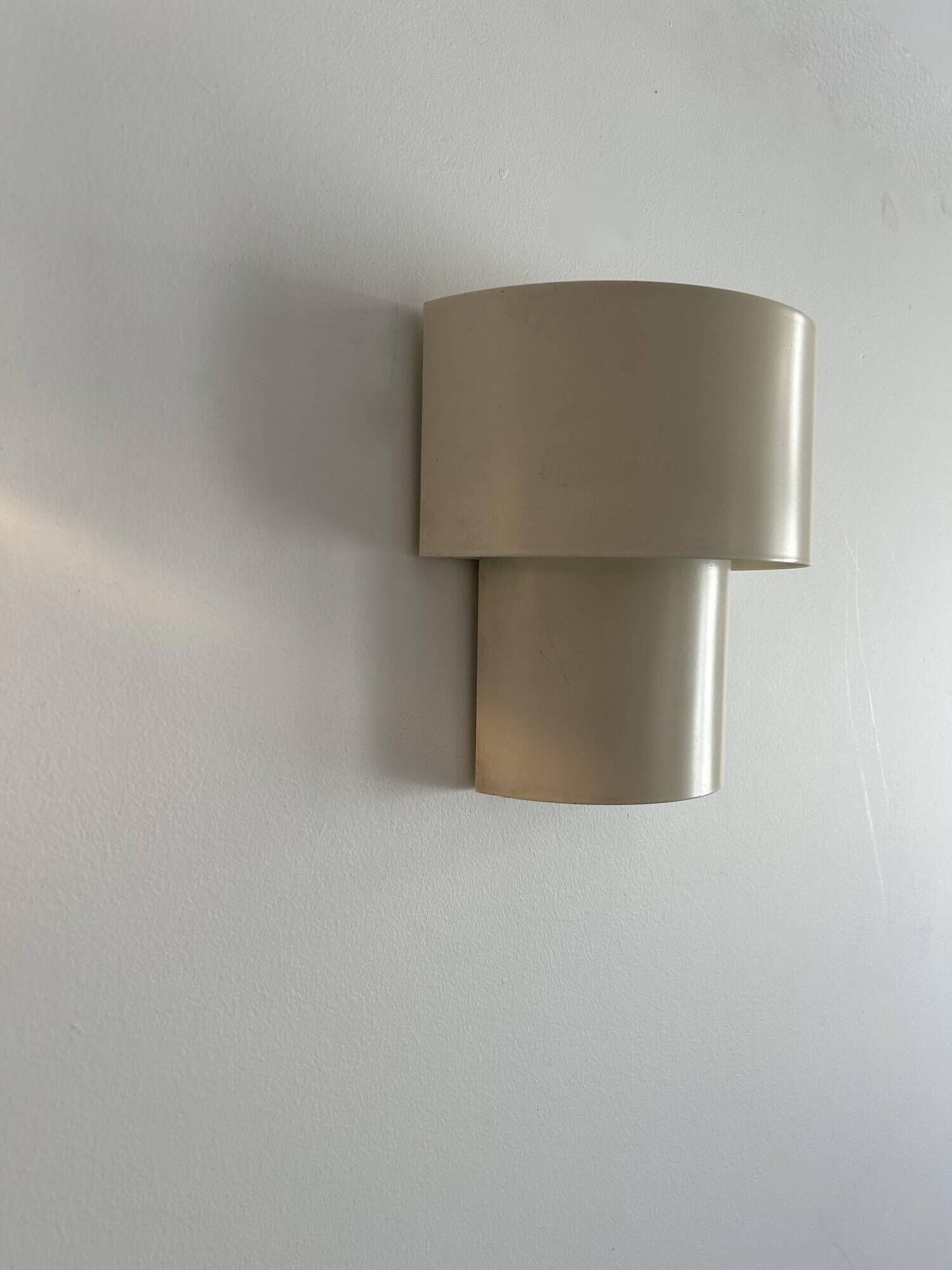 Pair of vintage modernist wall lights, white lacquered metal, Sweden 1970