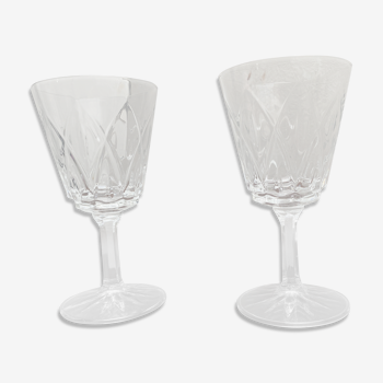 Lot of two glasses on foot