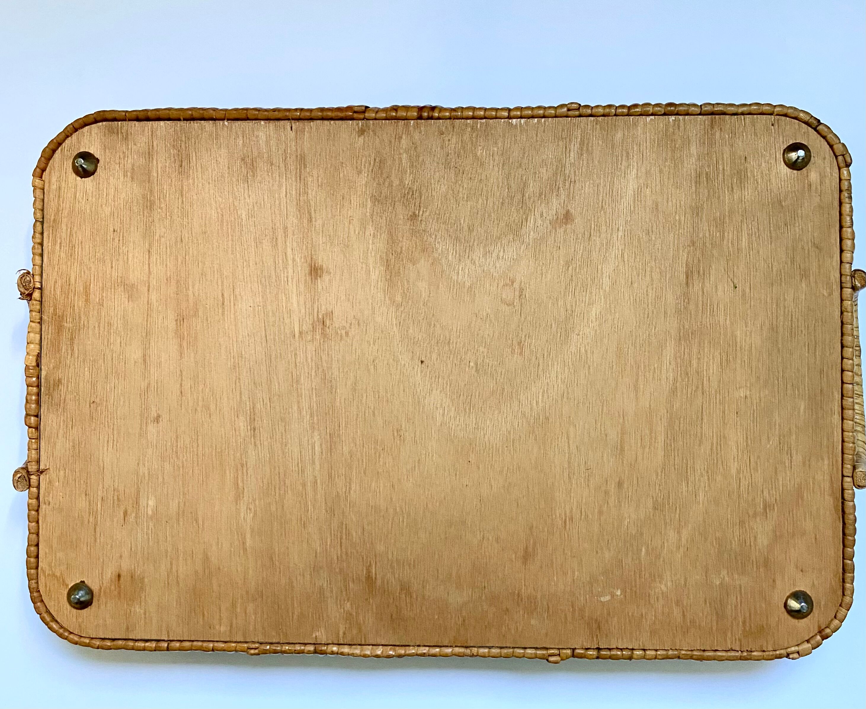 Braided rattan top, 32 x 46 cm