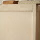 Commode art déco blanche patinée