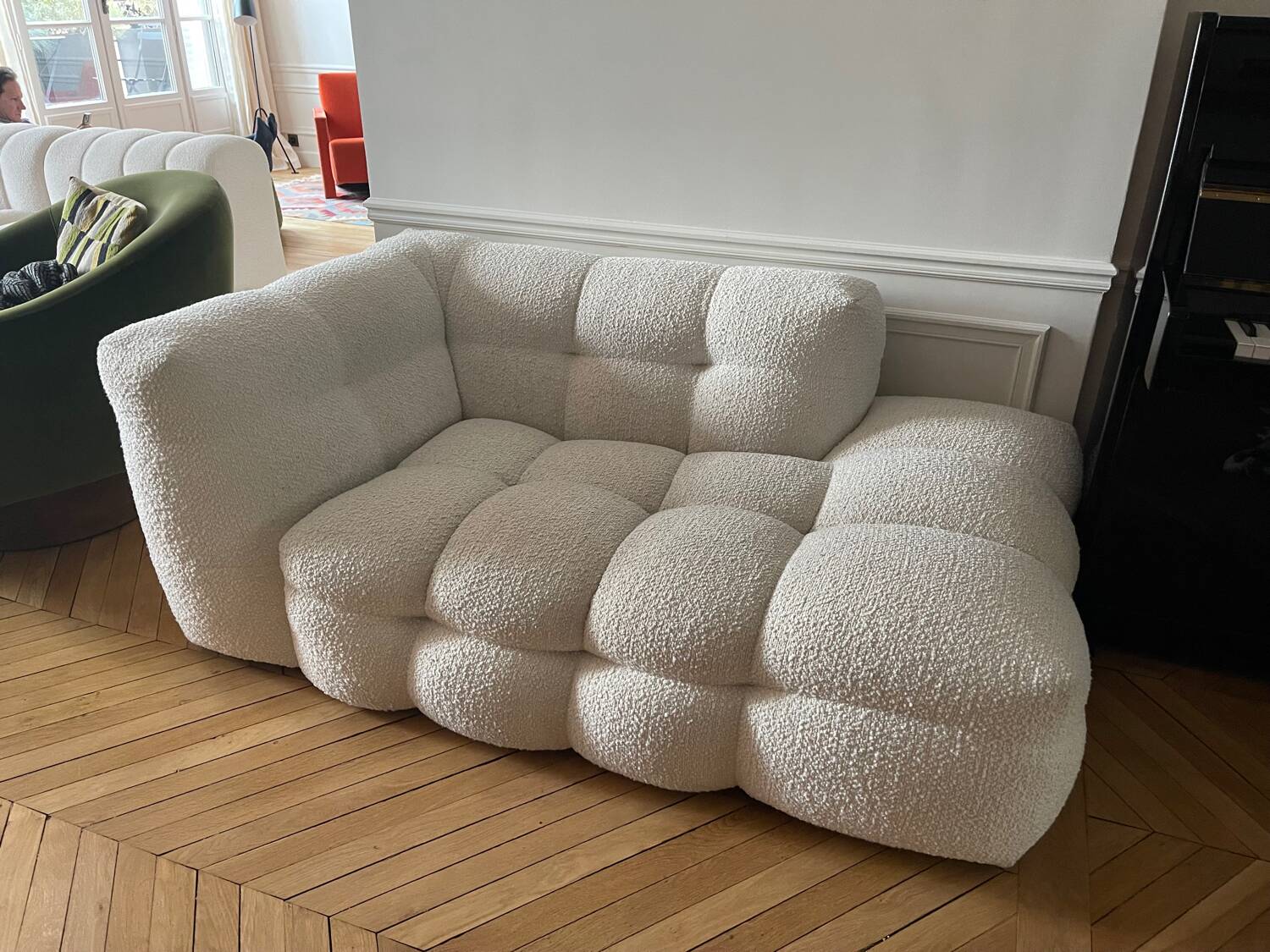 Ecru chaise longue sofa