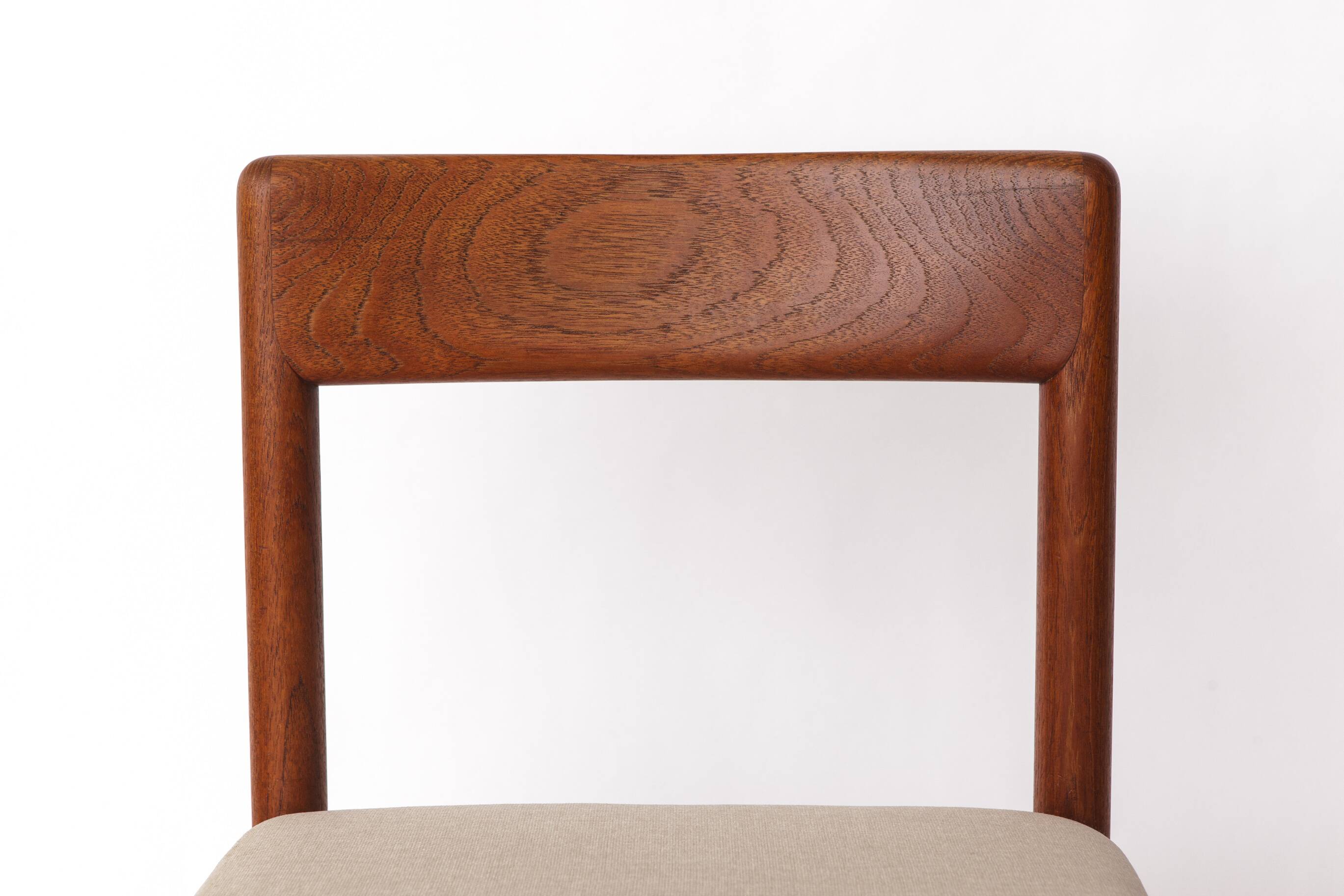 1 of 4 Mid-Century Oak Dining Chair – 1960s Vintage, Light Grey Upholstery