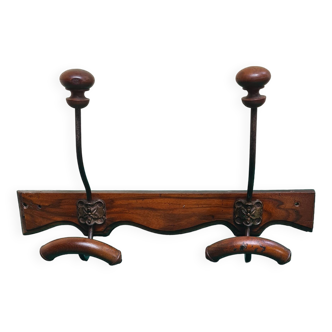 Wall-mounted mat rack with 2 hooks