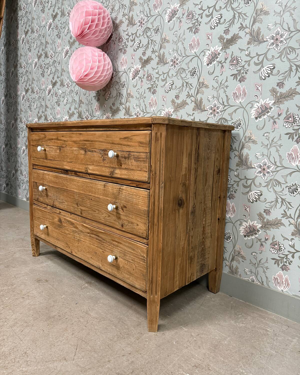 Commode campagne chic rénovée